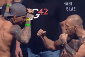 تسجيل نزال كونور ماكغريغور وداستن بورير في بطولة 257 UFC