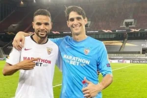 1597667238بونو والنصيري بعد التاهل لنهايي الدوري الاوربي Nvm7vzK