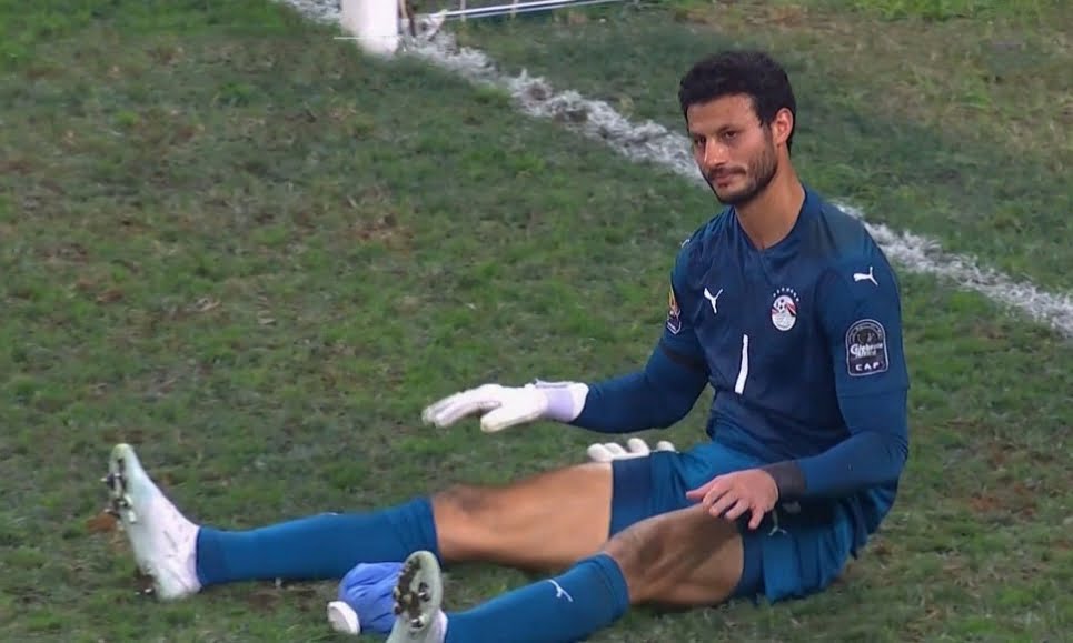 لحظة إصابة محمد الشناوى