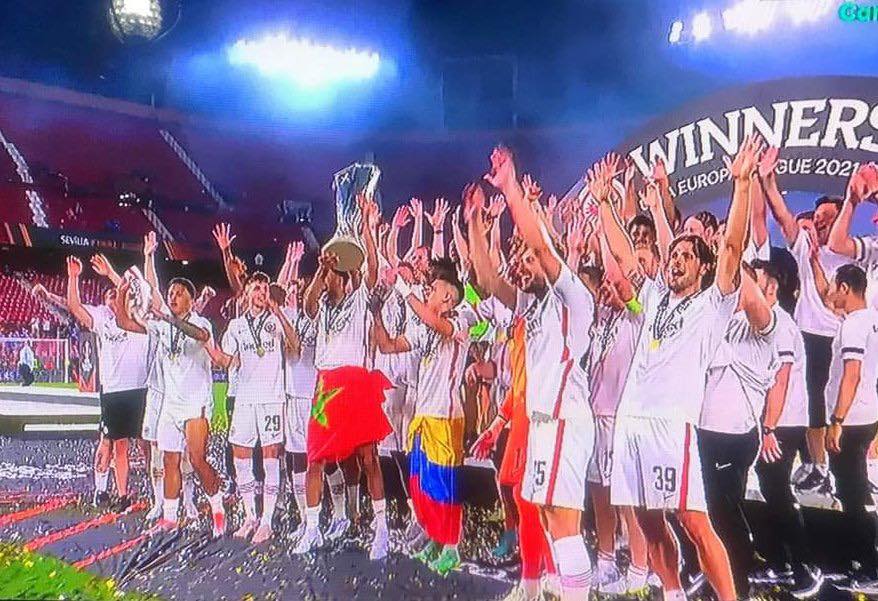 أيمن برقوق التتويج باليوروباليغ رفقة فرانكفورت