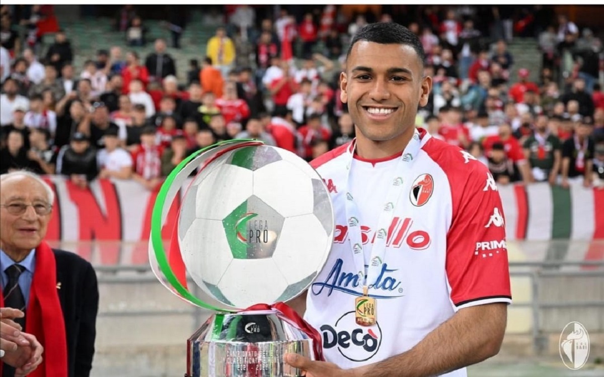 من هو وليد شديرة لاعب منتخب المغرب ويكيبيديا