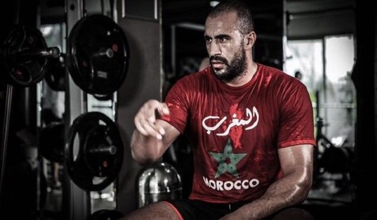 بدر هاري يفاجئ المغاربة بهذه قبل نزال بساعات