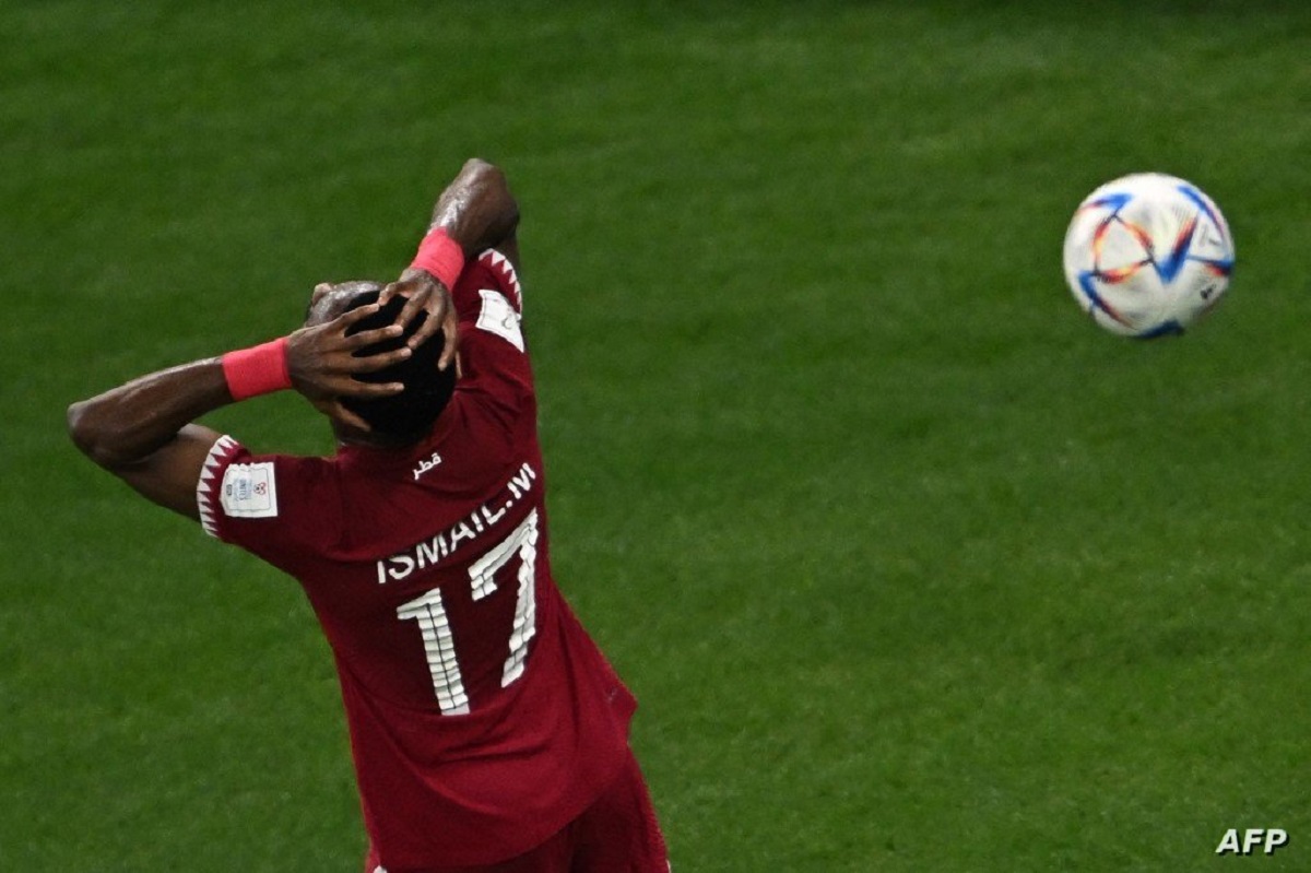 قطر أول منتخب يودع المونديال