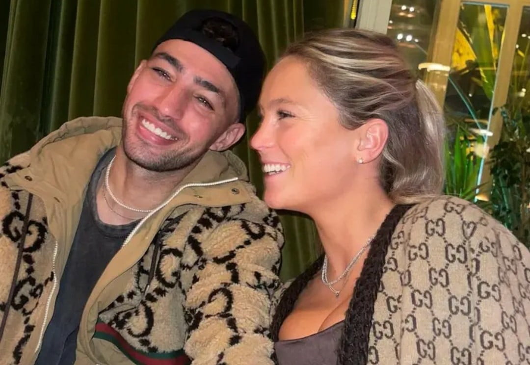 فتاة الإسبانية جميلة تخطف قلب منير الحدادي