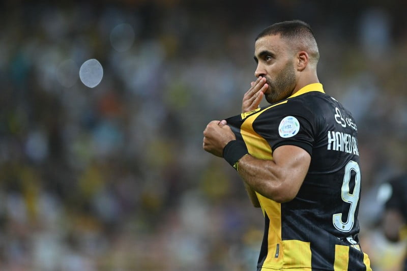 عبد الرزاق حمد الله يقود فريقه إلى نصف نهائي كأس السعودية عقب فوز على الفيحاء