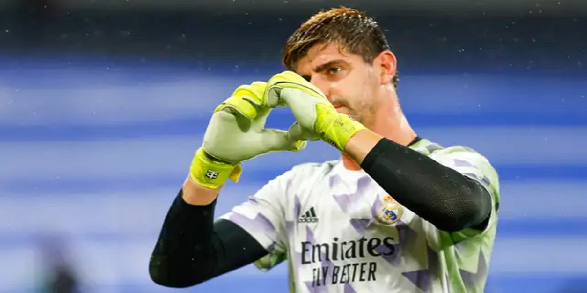 كورتوا يبلغ ريال مدريد أنه اتخذ قراراً حاسمًا لن يتراجع عنه