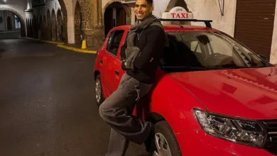 حكيمي يوثق زيارته للدار البيضاء (صور)