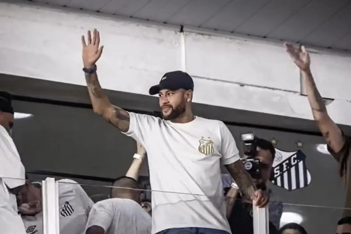 رسميا البرازيلي نيمار ينتقل لنادي سانتوس قادما من الهلال السعودي