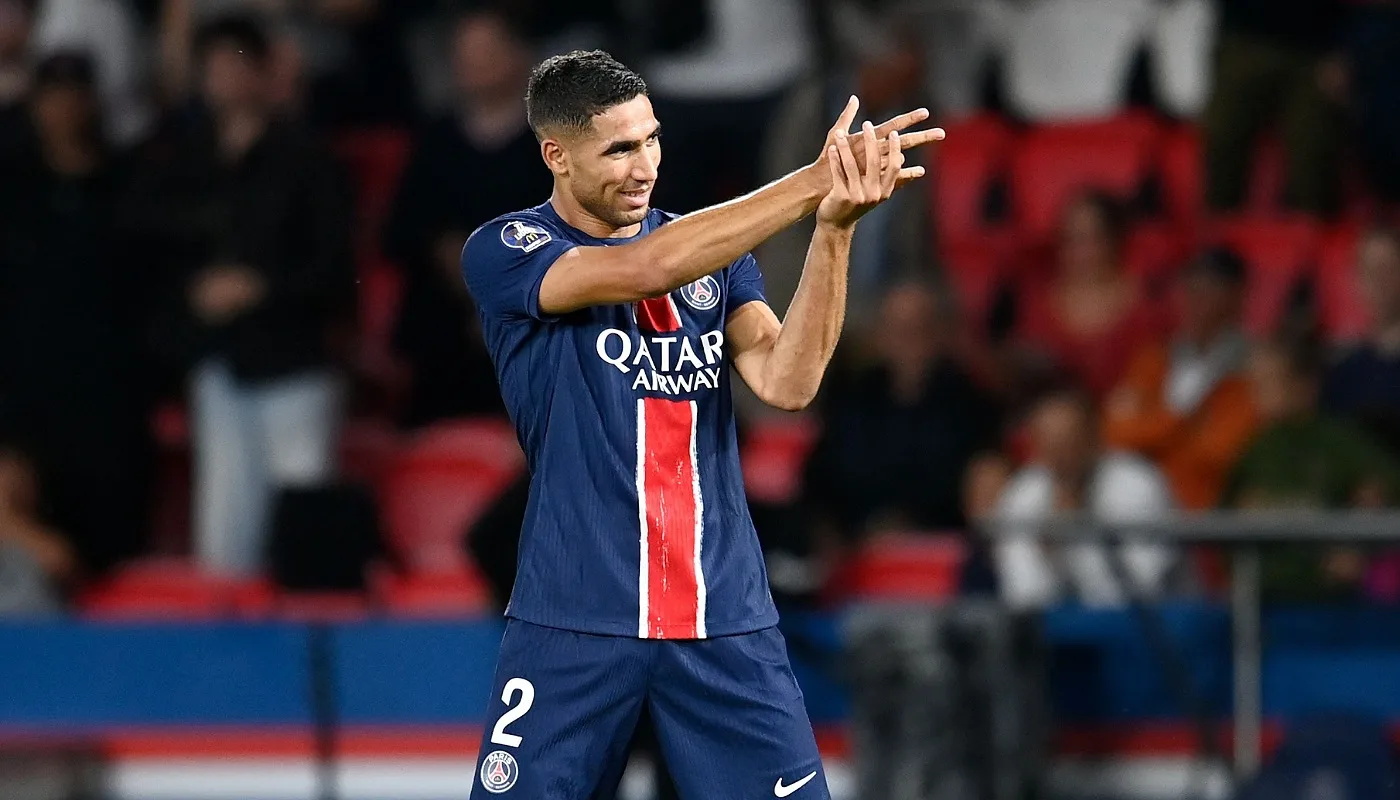 أشرف حكيمي يثير أزمة كبيرة داخل باريس سان جيرمان ويعجل برحيل نجم الفريق