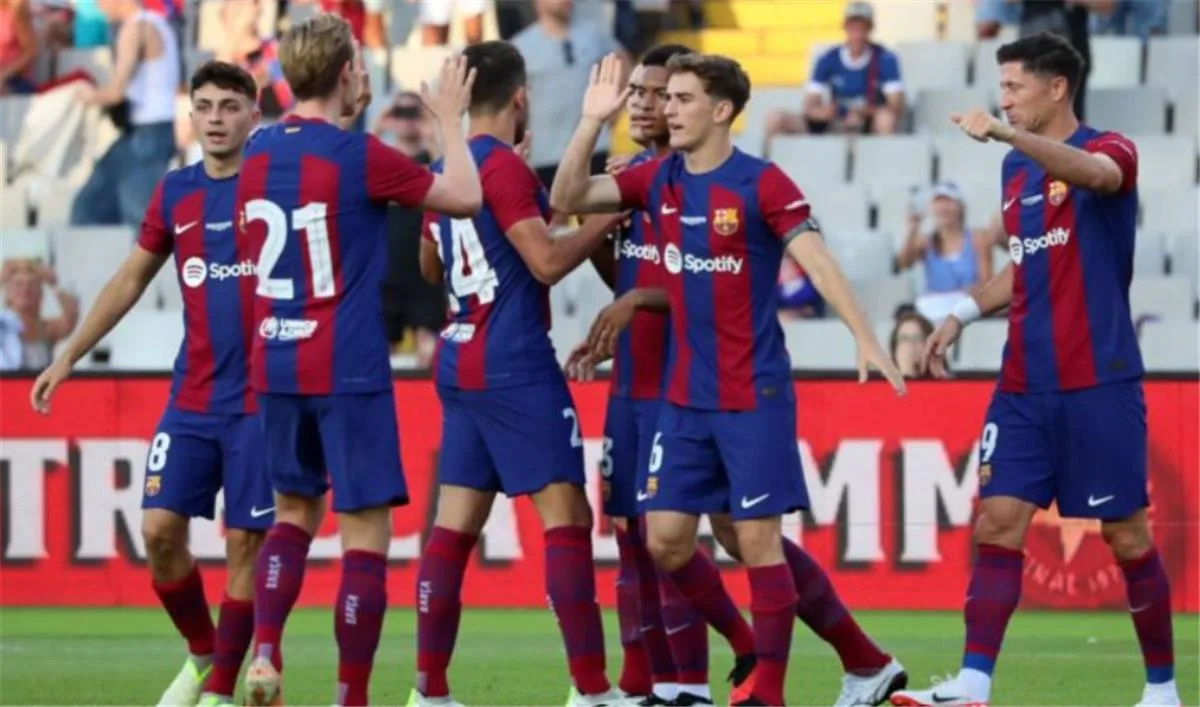 قائمة برشلونة ضد اشبيلية في الليغا الاسبانية 2025