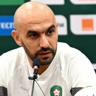 الركراكي يُهدد لاعبي المغرب بعد فوز "غير مقنع" على النيجر: "مكانتكم في المنتخب تتغير إذا استمر الأداء"
