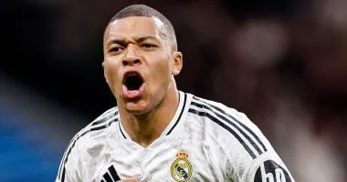 "مبابي على مقاعد البدلاء في قمة برشلونة وريال مدريد بنهائي كأس الملك الإسباني"