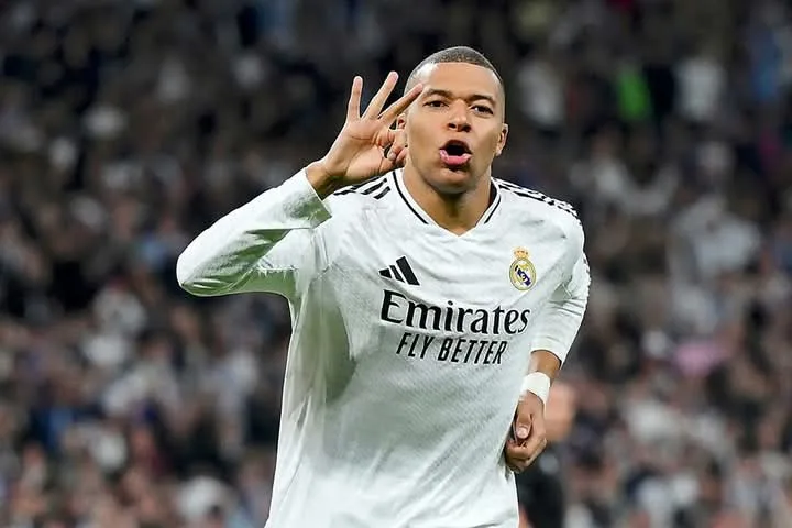 المباريات القادمة التي سيغيب عنها مبابي بعد الطرد امام ألافيس