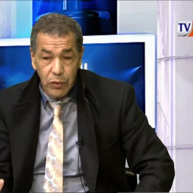 الإعلامي الجزائري بن شيخ يتغنى بالمنتخب المغربي للناشئين بعد تأهله لنهائي كأس إفريقيا 2025