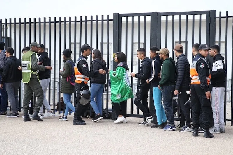 كيفية شراء تذاكر مباراة الرجاء والوداد في الدوري المغربي 2025 وأسعارها