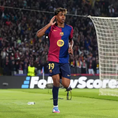 "لامين يامال يتألق في نهائي كأس ملك إسبانيا ويحقق إنجازًا تاريخيًا كأول لاعب من مواليد القرن 21 يشارك قبل 18 عامًا!"