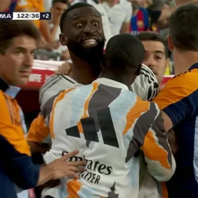 تقرير الحكم دي بورغوس عن طرد لاعبي ريال مدريد في كلاسيكو نهائي كأس ملك إسبانيا