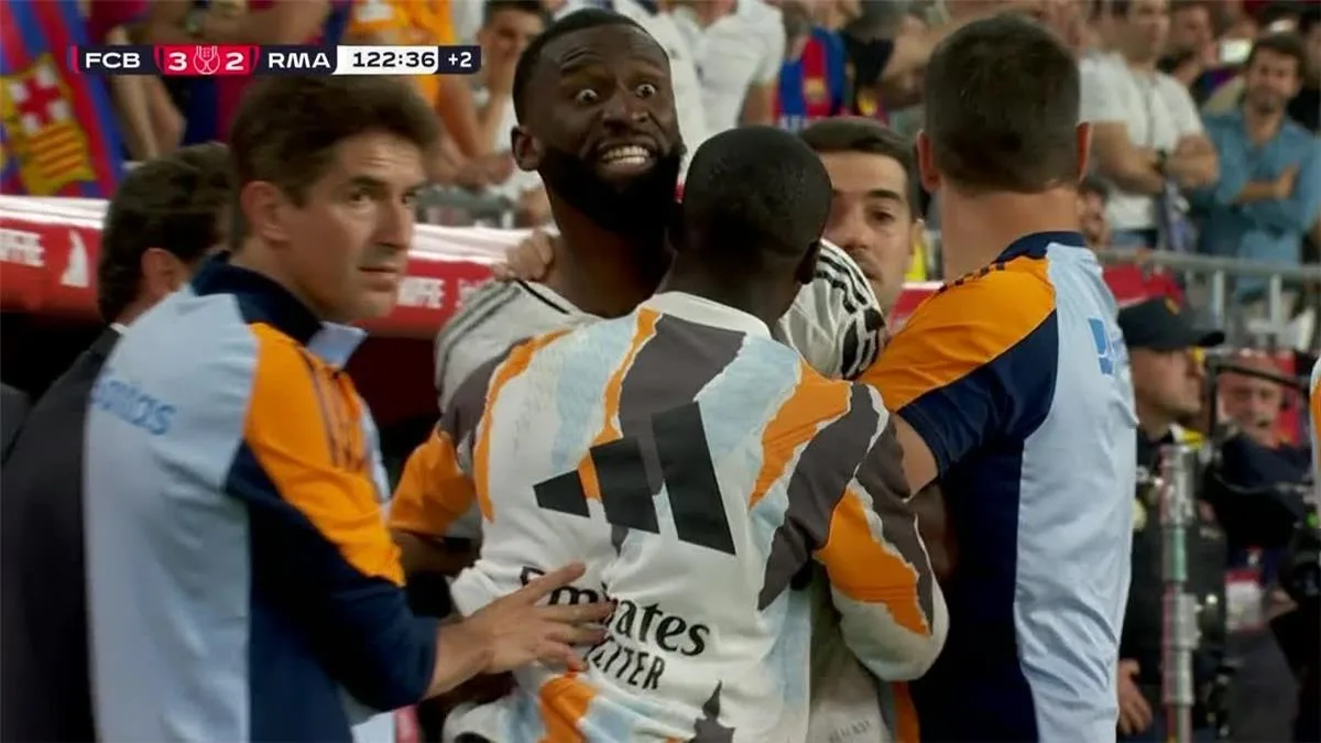 تقرير الحكم دي بورغوس عن طرد لاعبي ريال مدريد في كلاسيكو نهائي كأس ملك إسبانيا