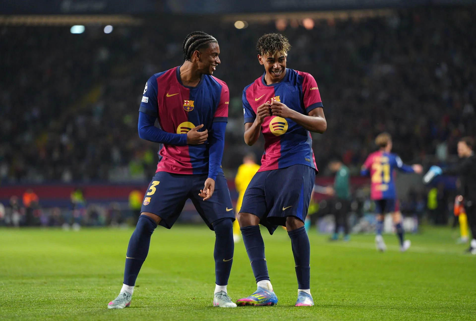 موعد مباراة برشلونة ودورتموند في دوري أبطال أوروبا 2024-2025 والقنوات الناقلة