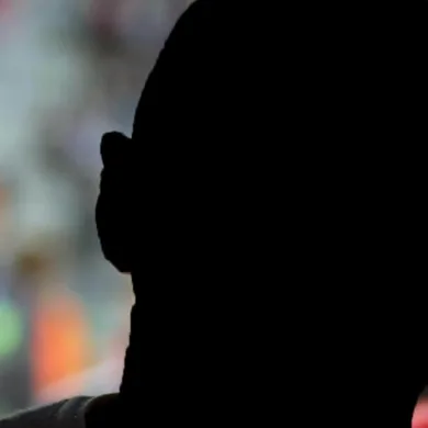 توقيف مدرب رياضي بارز يهز العالم الرياضي الجزائري بقرار صادم وعقوبة قاسية