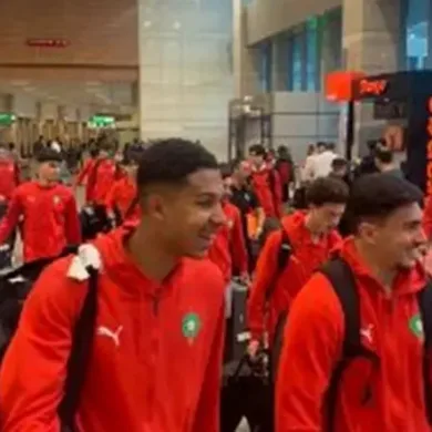وصول منتخب المغرب للشباب إلى القاهرة للمشاركة في كأس أمم أفريقيا تحت 20 عامًا: التحديات والآمال