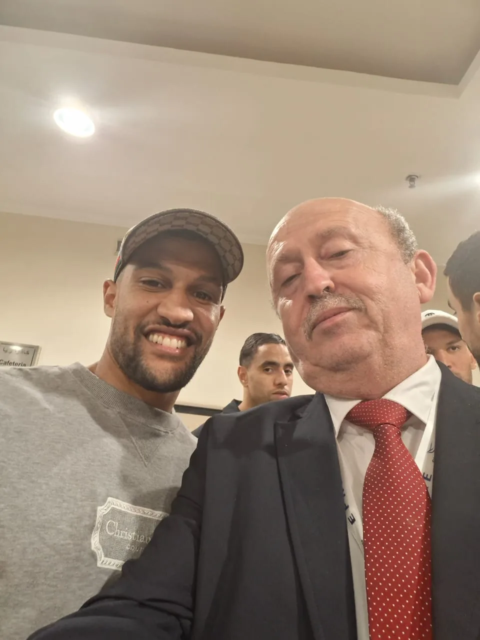 "منتخب المغرب يتألق في القاهرة ويخطو نحو المجد الكروي"