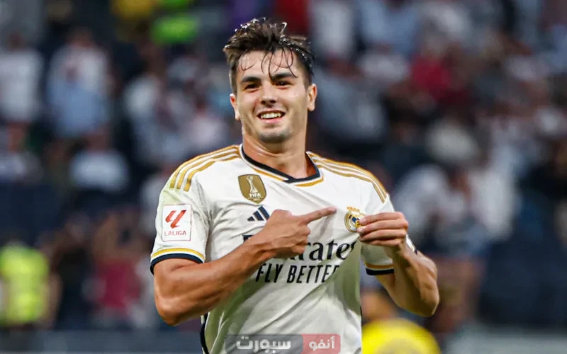 إبراهيم دياز يقترب من مجاورة ياسين بونو بعرض فلكي