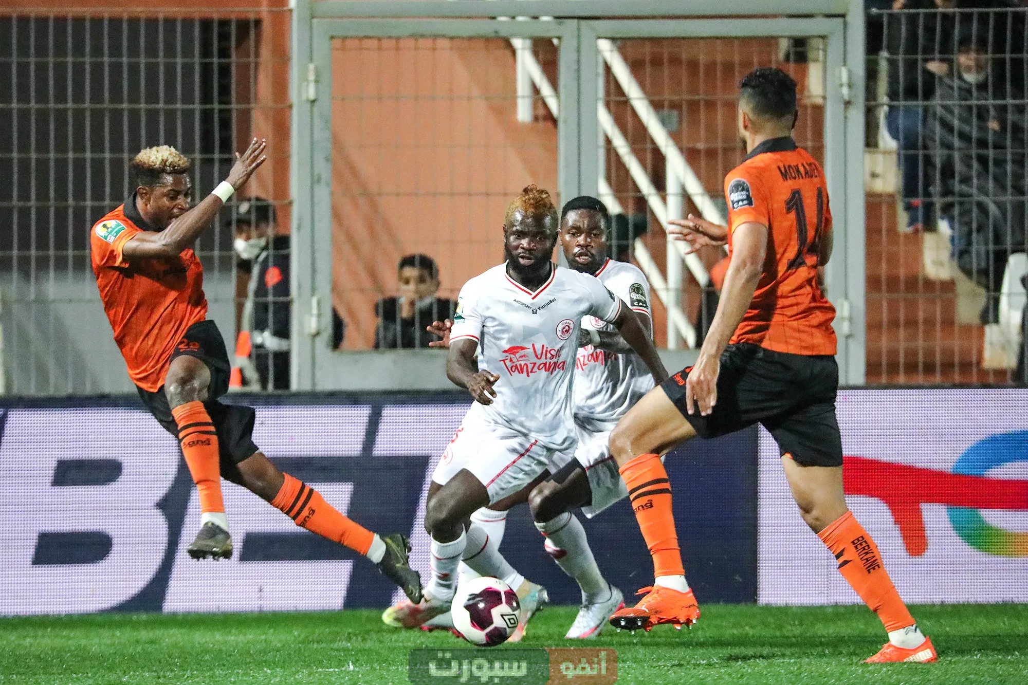 تردد القنوات الناقلة لمباراة نهضة بركان وسيمبا في نهائي كأس الكونفدرالية