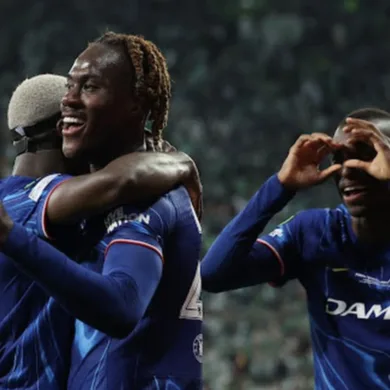 تشيلسي ضد ريال بيتيس..البلوز يقلبون الطاولة برباعية بعد مغادرة الزلزولي مصابا