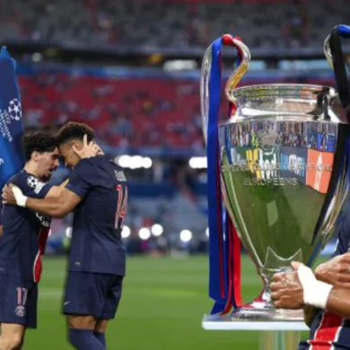 ديزيريه دووي يعيش لحظة السعادة بعد تألقه التاريخي في نهائي دوري أبطال أوروبا 2025