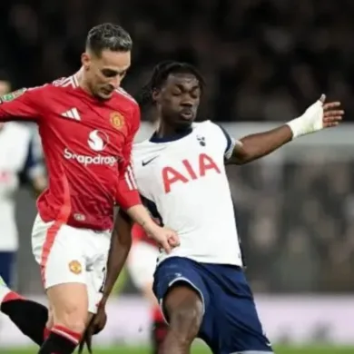 القنوات الناقلة لمباراة توتنهام اليوم ضد مانشستر يونايتد في نهائي الدوري الأوروبي 2025