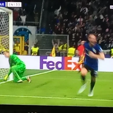 إنتر ميلان يتأهل إلى نهائي دوري أبطال أوروبا بعد انتصار مثير على برشلونة