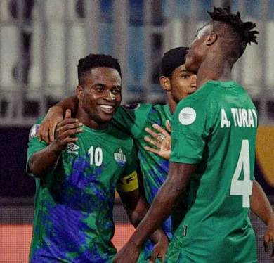 من هو مومو كمارا ؟ نجم منتخب سيراليون الصاعد