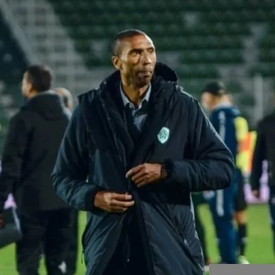 رسميًا.. تعيين المغربي عبد السلام وادو كمدير فني لأورلاندو بايرتس حتى عام 2026.