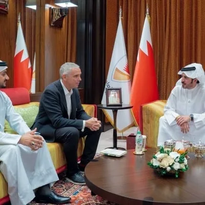 خالد بن حمد يلتقي رئيس الاتحاد الدولي للترايثلون