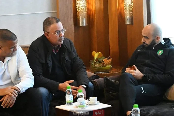 فوزي لقجع عقد أجتماع حاسم مع وليد الركراكي بعد مباراة البنين وهذا هو مصيره مع المنتخب