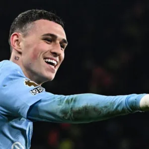 فيل فودين افضل لاعب في مباراه الوداد ومانشستر سيتي