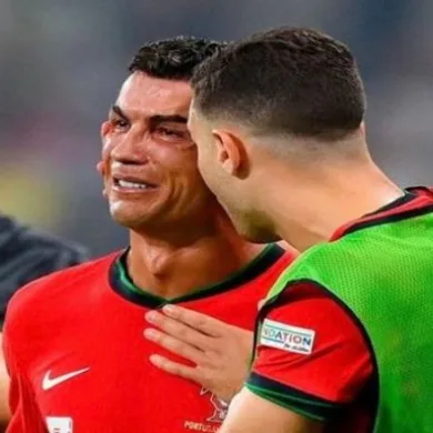 دموع كريستيانو رونالدو تتوج مسيرة أسطورية بانتصار البرتغال في دوري الأمم الأوروبية