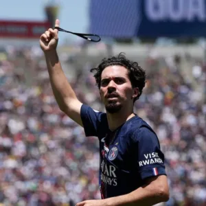 باريس سان جيرمان يكتسح أتلتيكو مدريد برباعية ويتصدر مجموعته في مونديال الأندية