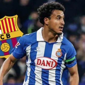 إسبانيول يحسم الجدل: عمر الهلالي باقٍ ولن ينتقل إلى برشلونة