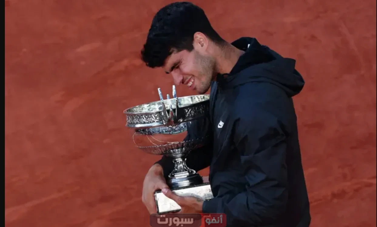 كارلوس ألكاراز يحقق رقم قياسي بعد تتوج بلقب رولان غاروس