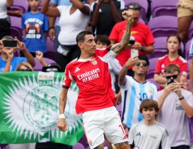 تأجيل انطلاق الشوط الثاني من مباراة بنفيكا وأوكلاند سيتي بسبب الظروف الجوية