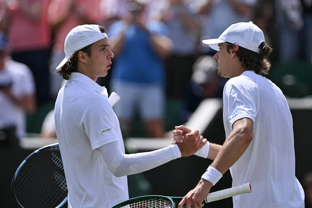 أليكس دي مينور يتأهل إلى الدور الثالث في بطولة ويمبلدون بعد فوزه على أرتور كازو بمجموعات 3-1