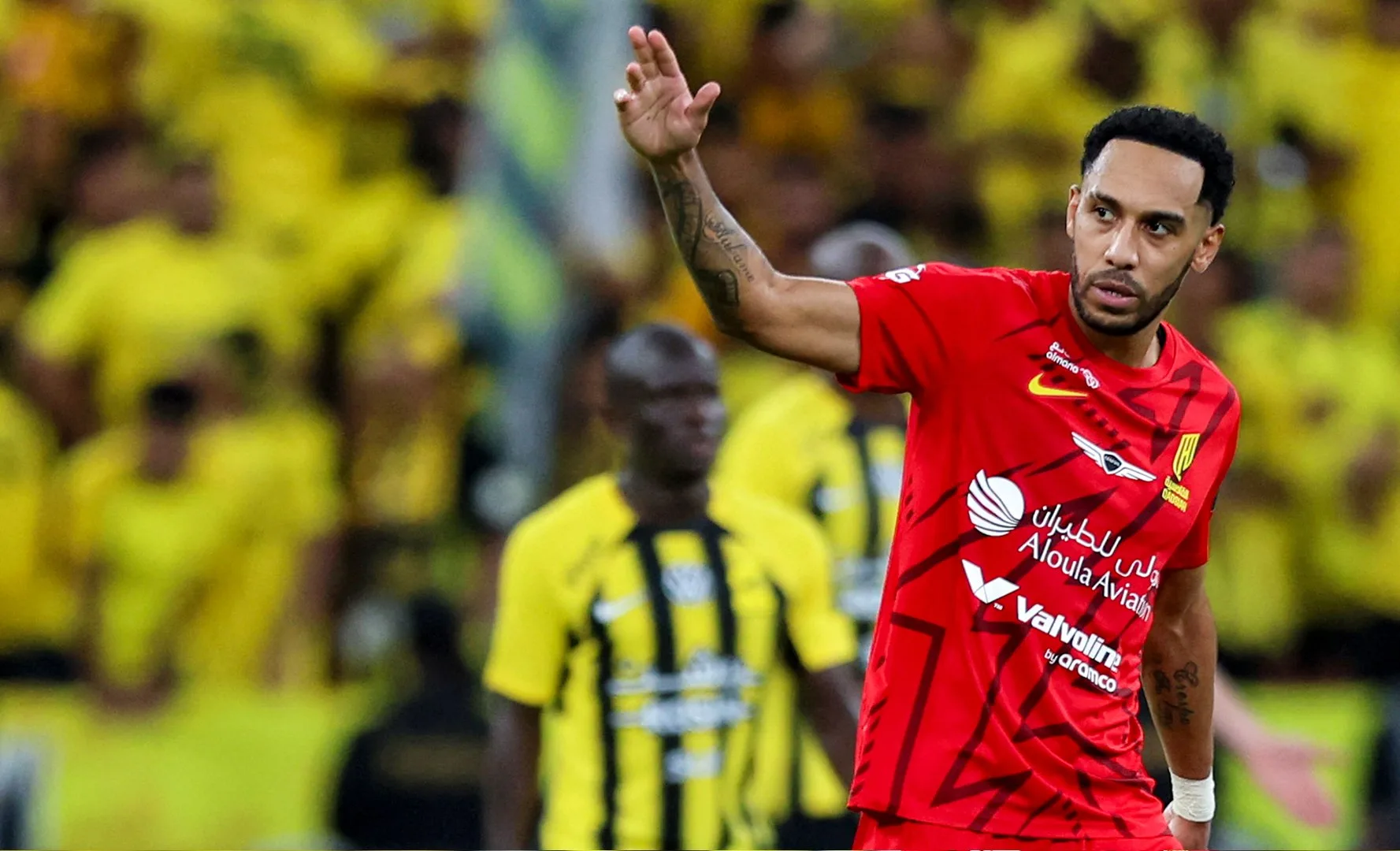 أوباميانغ الغابوني يترك نادي القادسية السعودي.