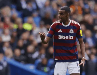 إيساك ينوي مغادرة نيوكاسل هذا الصيف!