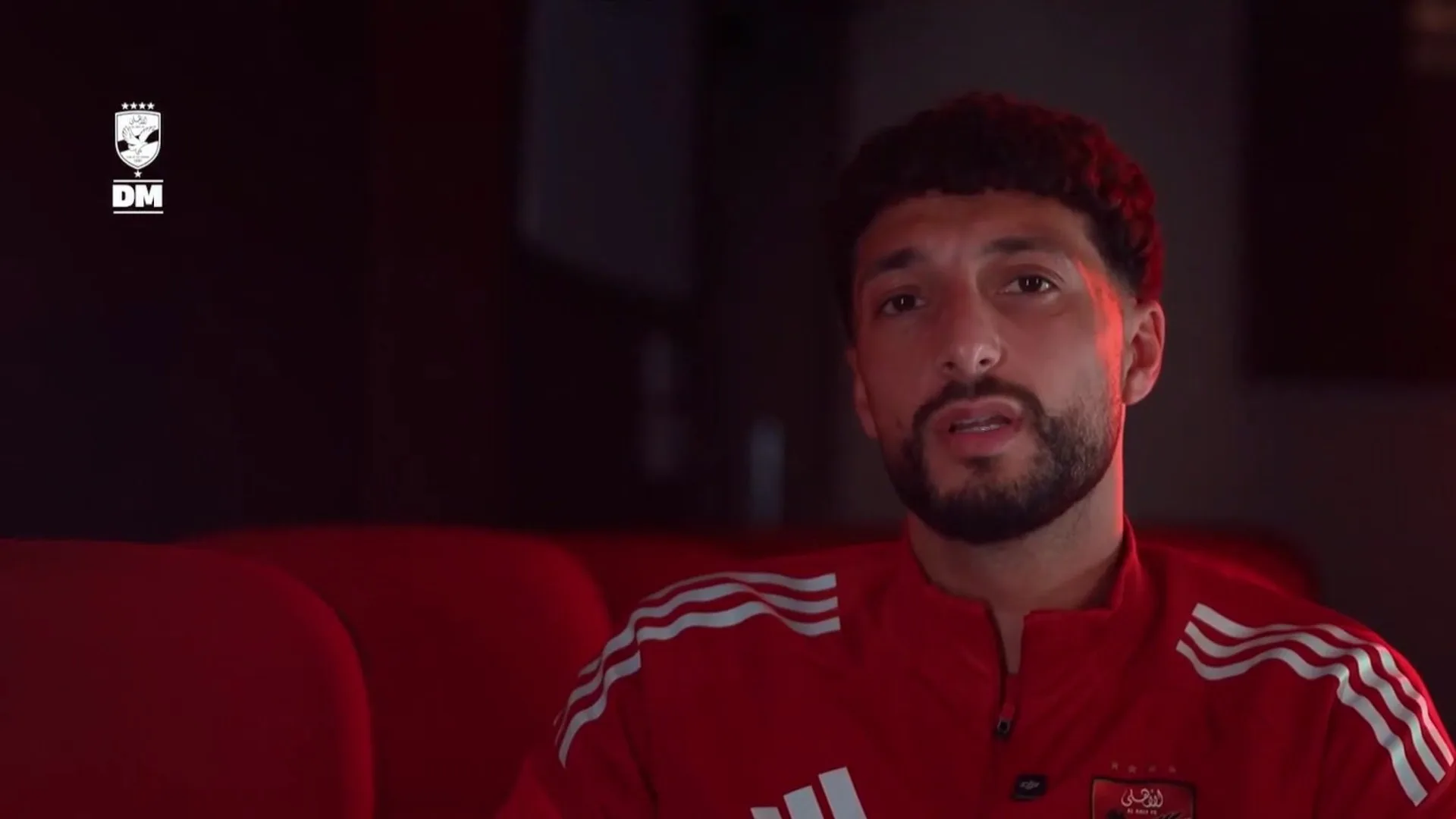 المهاجم الفلسطيني وسام أبو علي يعتذر للنادي الأهلي وجماهيره