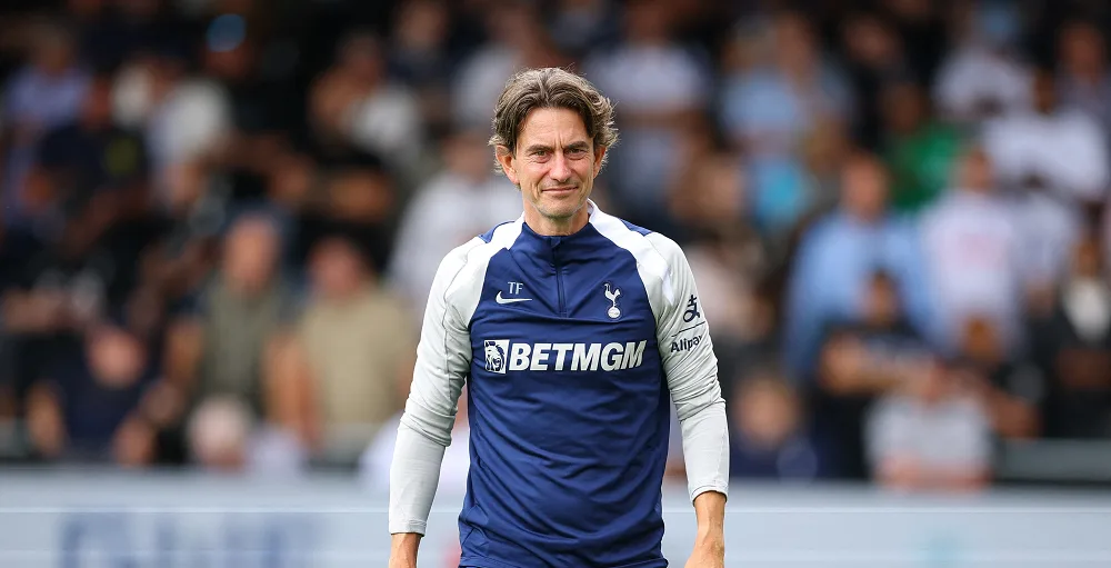 بعثة توتنهام تصل هونغ كونغ لجولتها الآسيوية