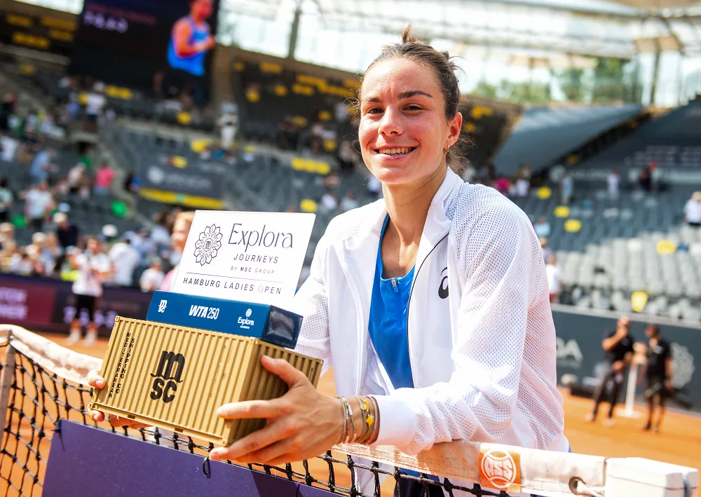 بواسون تحصد أول لقب لها في هامبورغ