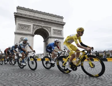 بوغاتشار يفوز بلقب طواف فرنسا للمرة الرابعة