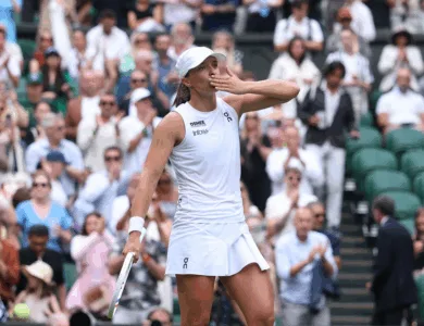 تأهل شفيونتيك بسهولة إلى نصف نهائي ويمبلدون